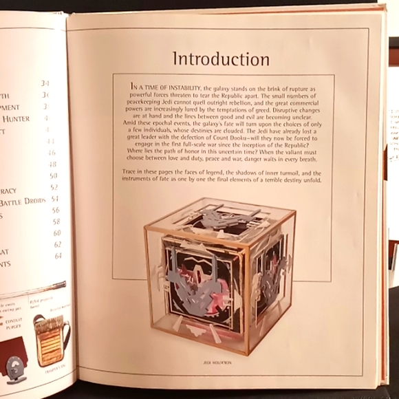 Lucas Books "Star Wars Attack of the Clones - The Visual Dictionary" - Picture 3 of 7